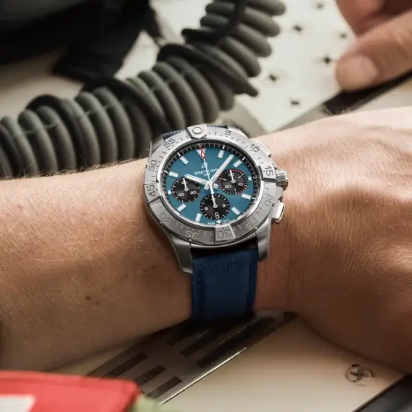 Breitling Avenger B01 Chronograph 44Mm Ab0147101C1X1 - Image 4